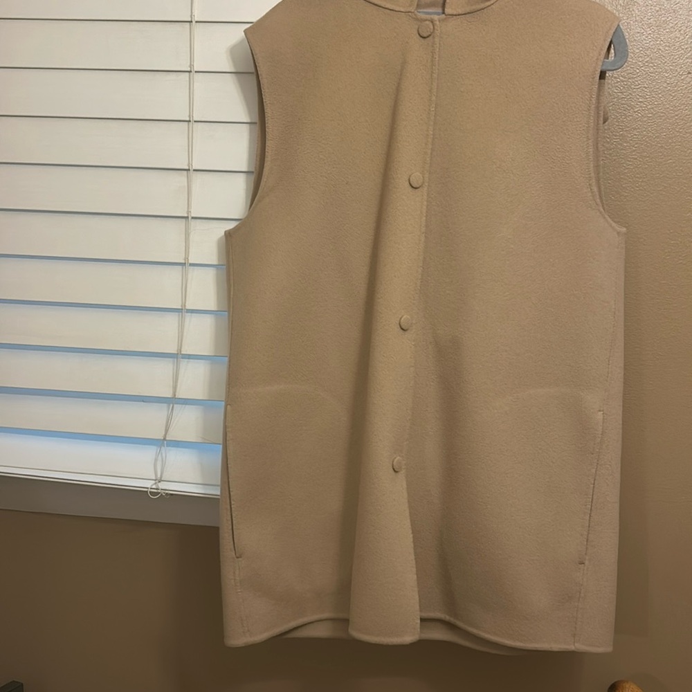 Theory Vest